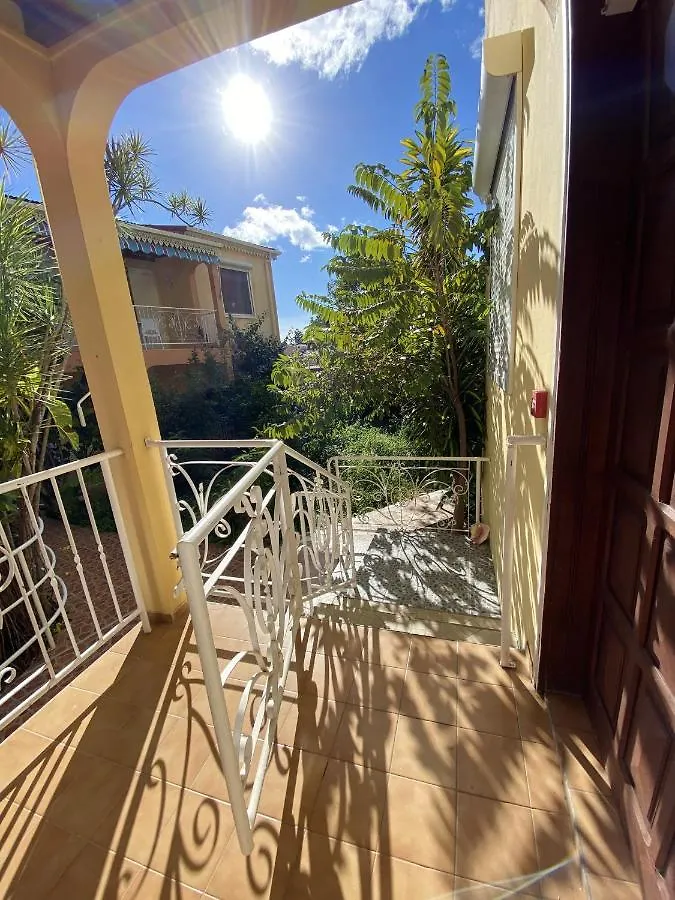 Appartement de 2 chambres avec piscine partagee terrasse et wifi a Pointe Noire a 2 km de la plage Guadeloupe