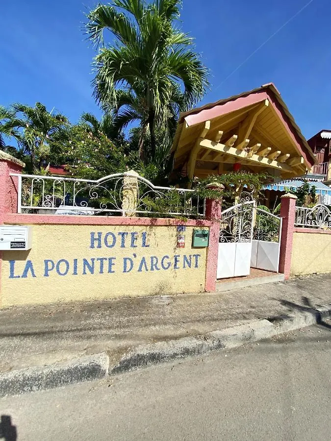 Appartement de 2 chambres avec piscine partagee terrasse et wifi a Pointe Noire a 2 km de la plage